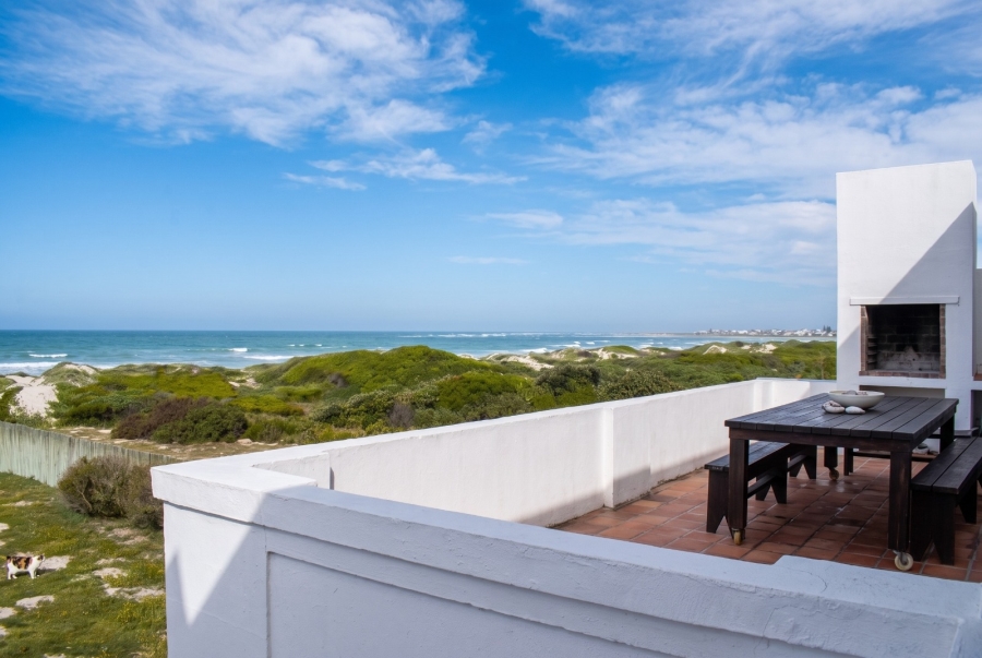 4 Bedroom Property for Sale in Struisbaai Western Cape
